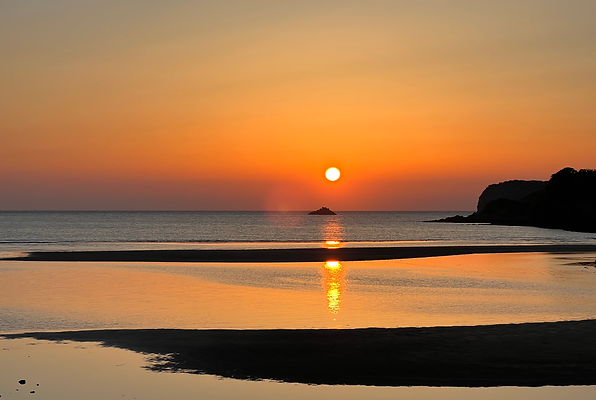 夕方の壱岐の海岸の写真